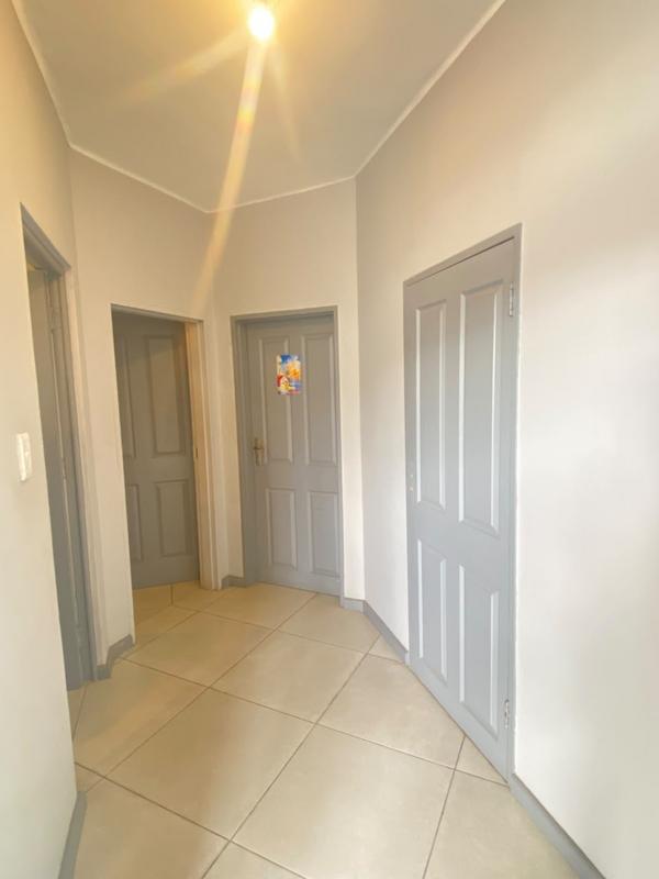 2 Bedroom Property for Sale in Zonnebloem Western Cape